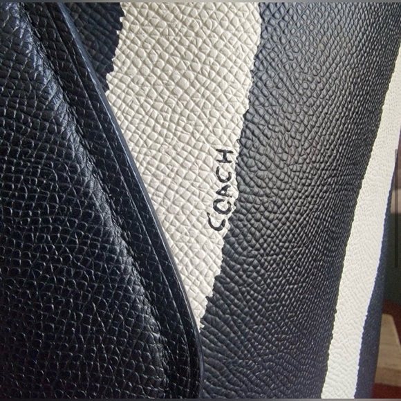 Coach Zebra Print Oversized Tote In Black & White Leather #33915 - Picture 5 of 11